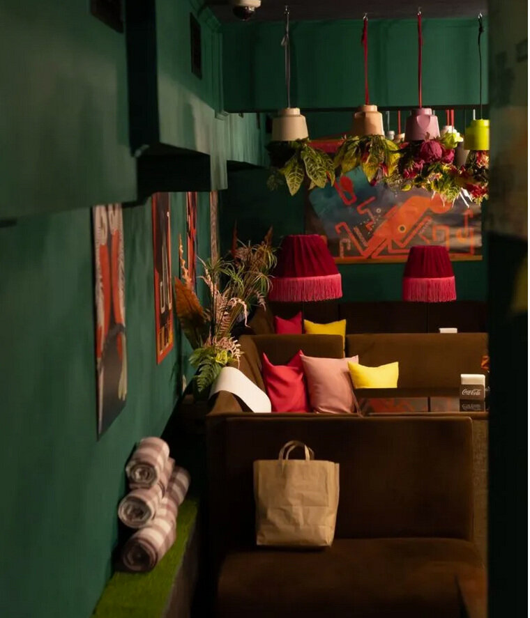    Кафе открылось всего два месяца назад