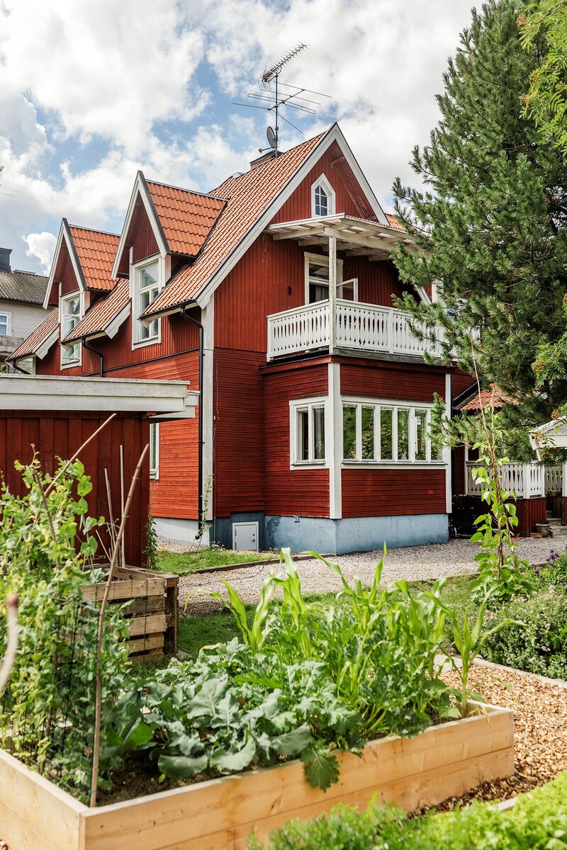 Дом и вправду словно теремок