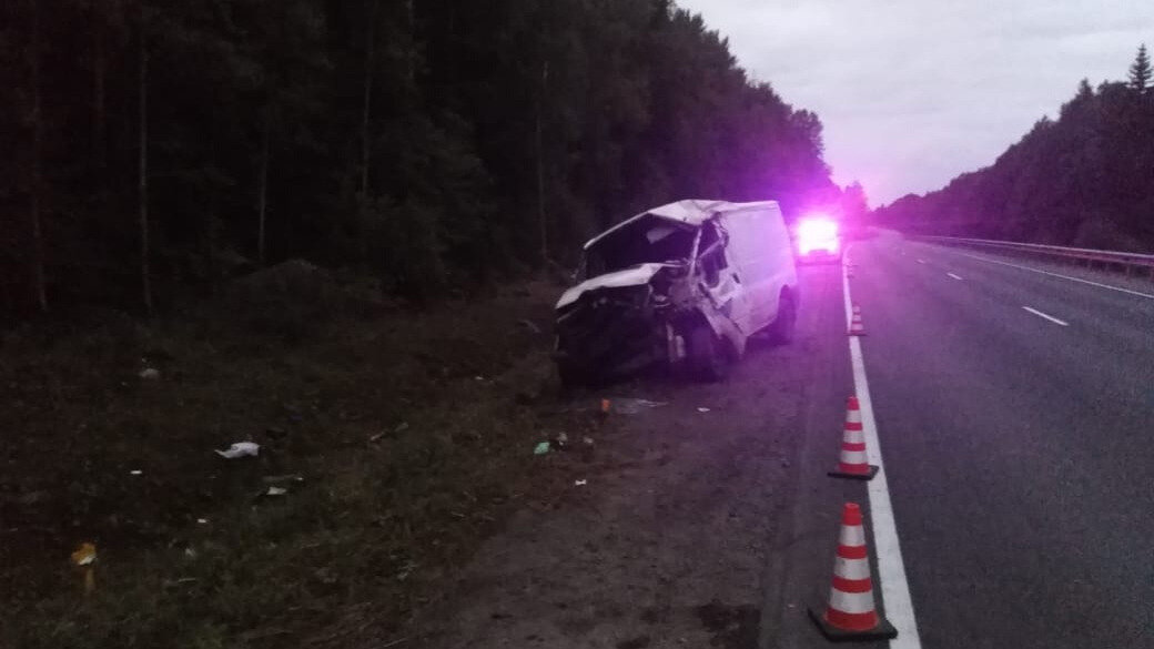     Авария произошла поздно ночью, подробности рассказали в пресс-службе ГИБДД.