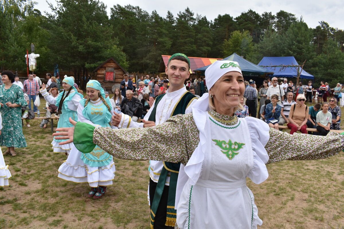 Борьба, игры, и национальная пища: алексеевцы провели Сабантуй во Владимире  | Заря Информ | Дзен