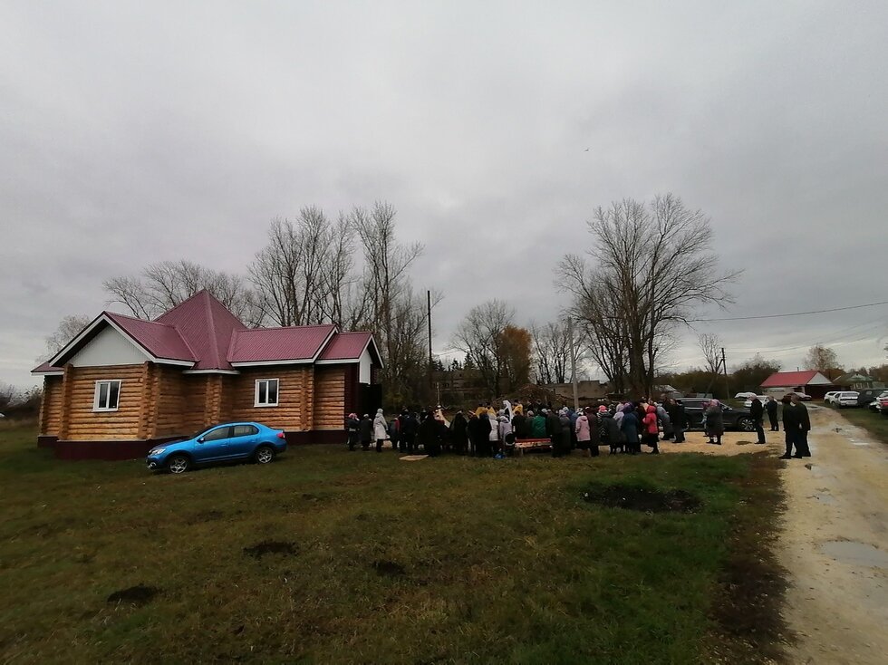Молебен на установку купола храма в с. Каменный Брод