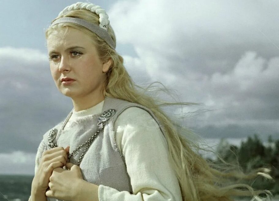 В роли Анники