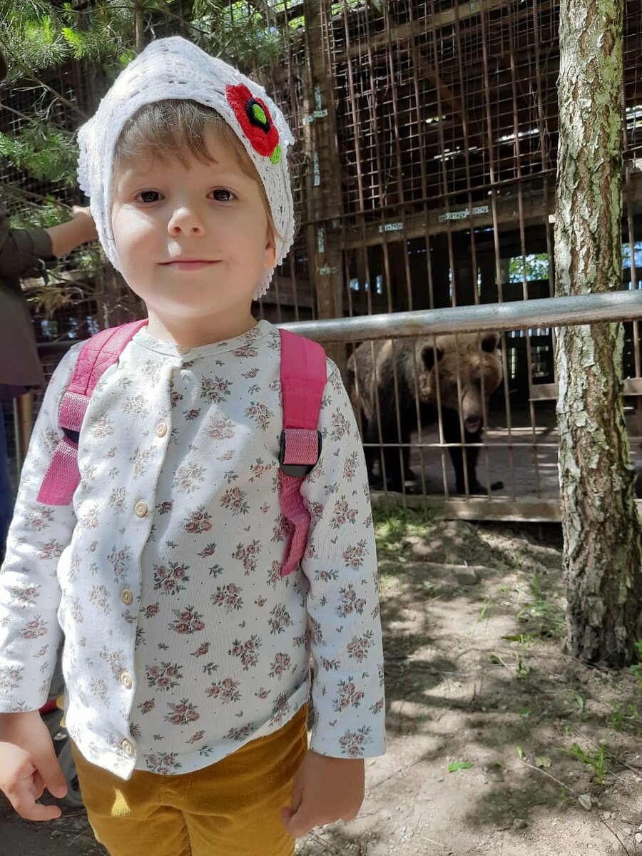 Вот это самое место и как вы видите стоит ограждение, за которое заходить запрещено