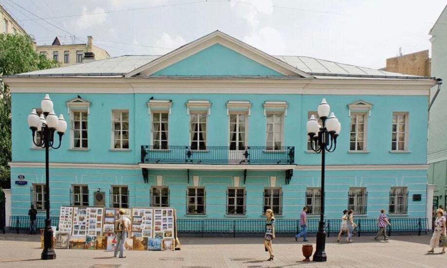 Дом музей пушкина в москве. Дом-музей Пушкина в Москве на Арбате. Дом музей Пушкина на Арбате. Мемориальная квартира Пушкина на Арбате. Дом Пушкина на Арбате 53.