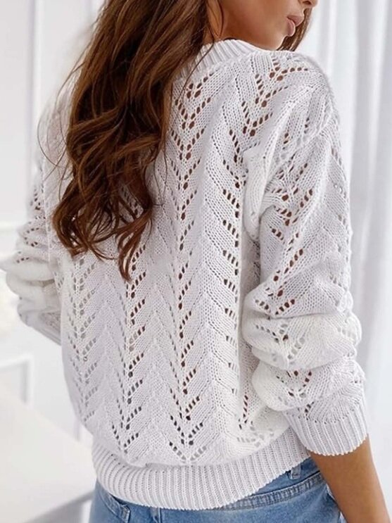 Белый пуловер. Фото источник: интернет-магазин.