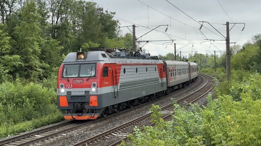 Электровоз ЭП1М-723 с поездом №145 Челябинск - Санкт-Петербург, перегон Котельнич-I - Котельнич-II, Кировская обл., 02.08.2023