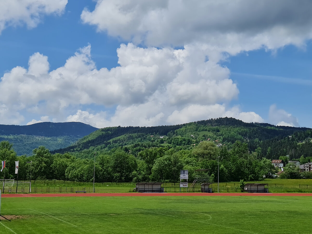Вот часть стадиона, с таким видом бегать одно удовольствие)