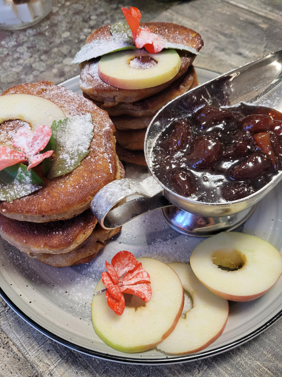 Фото автора.Готовим оладьи на кефире.