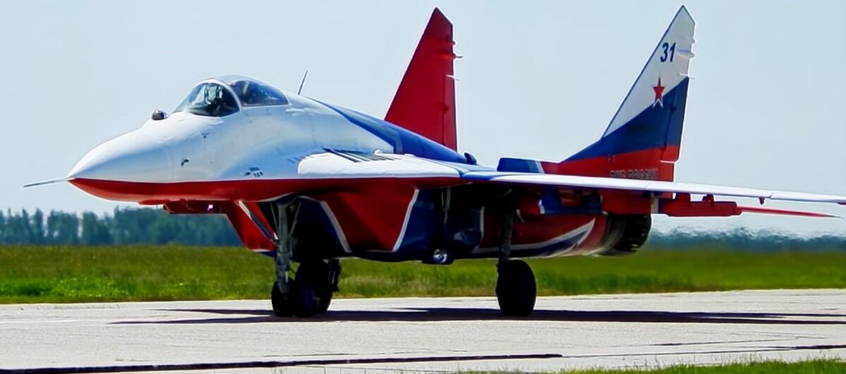 МиГ-23 из пилотажной группы "Стрижи"