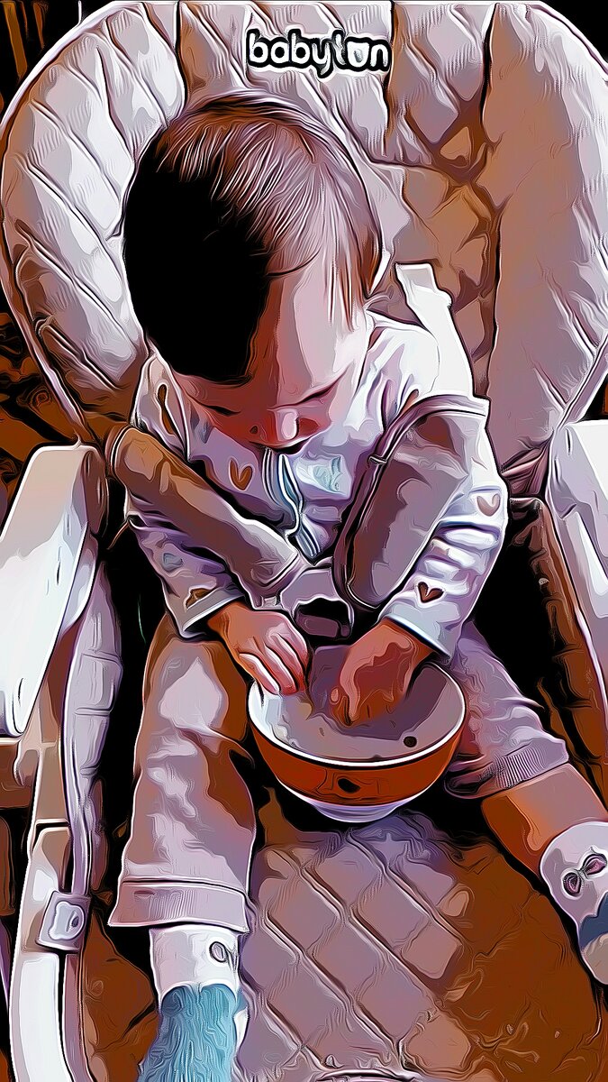 Сидит, ест. Фото автора