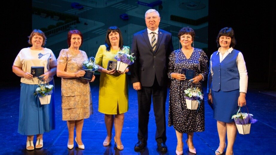     В регионе свыше трёх тысяч сотрудников трудятся в 300 отделениях связи.