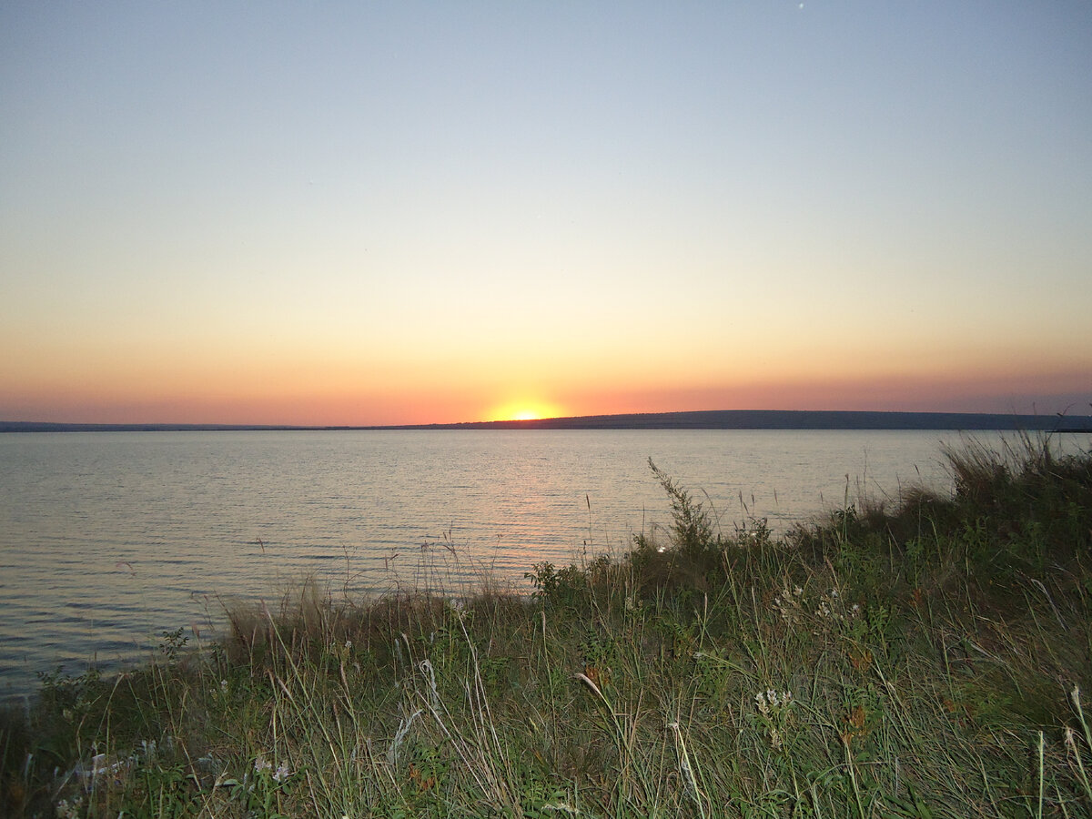 Да, солнце зашло, но свет еще не погас. Фото автора.