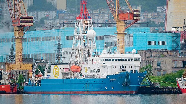    ПРЕДОСТАВЛЕНО ПРЕСС-СЛУЖБОЙ ПАО «НК «РОСНЕФТЬ» Цель исследований — получить образцы пород континентального шельфа из труднодоступных и малоизученных регионов Восточной Арктики