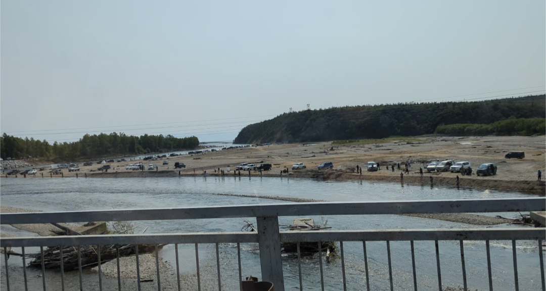 Ольский спиннинговый участок, как селёдки в бочке.