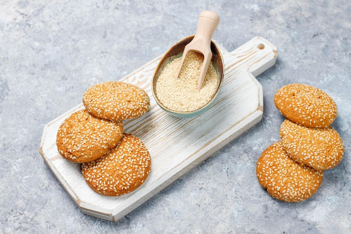    Кунжутное печенье:Freepik