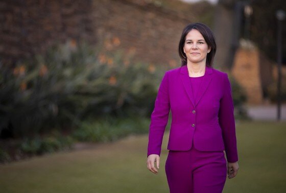    Анналена Бербок в парке во время фотосессии в Южной Африке