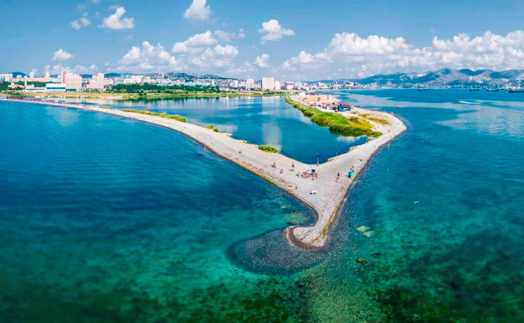 Суджукская коса и прилегающая к ней лагуна в Новороссийске. Фото с сайта funnyfest.ru