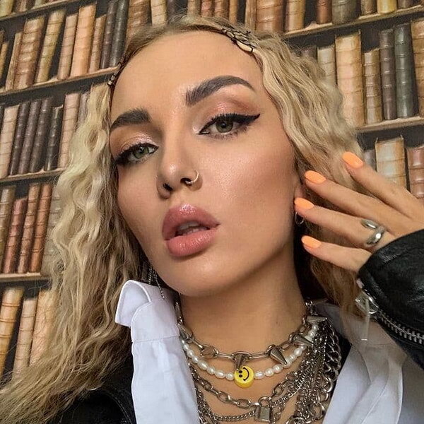     «Жара Media Awards» наградит лауреатов под песни Инстасамки, Мота и Mary Gu