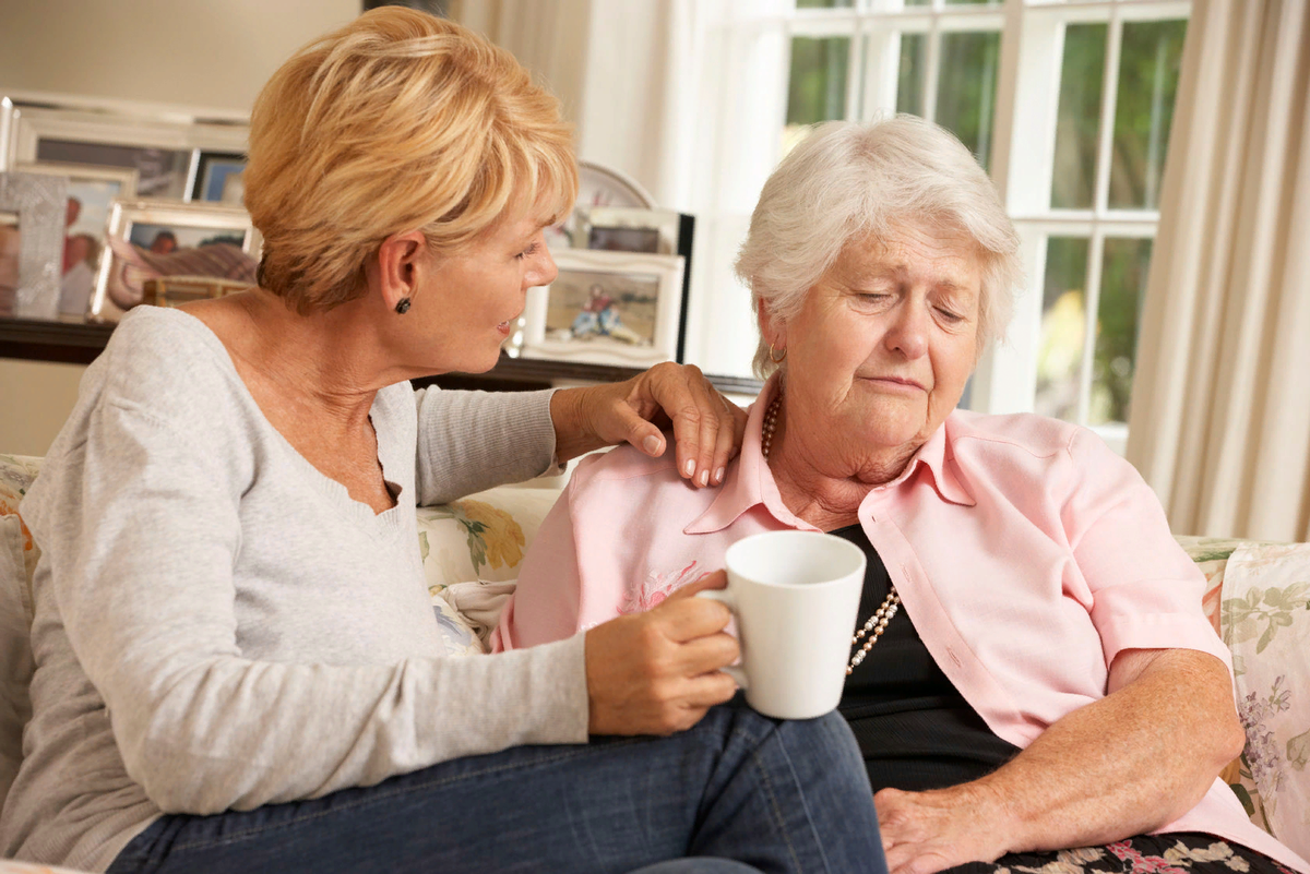 Мы с сестрёнкою решили: Будем маме помогать! И работу поделили: Кто будет пол мыть,
Кто -вытирать...Вот воды в ведро набрали, Еле-еле донесли. Сразу руки так устали.....
(Отдыхали раза три). Цитата из стихотворения "Помощь маме" Сборник "Театр Симоновой"