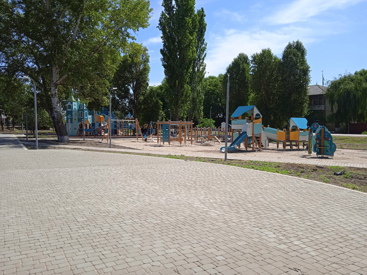 Новая детская площадка. Фото автора