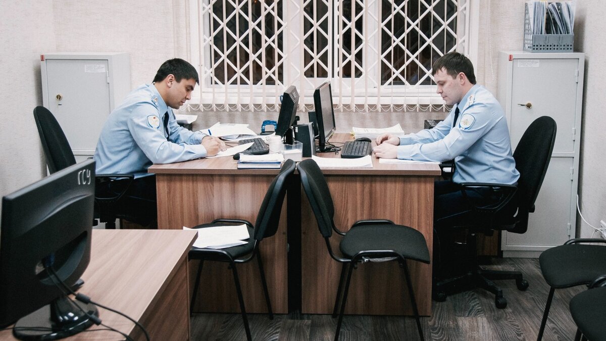     Проверка началась из-за анонимного доноса на чиновника.