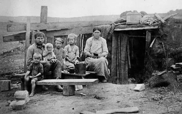 О первых пятилетках, долгах и цене 