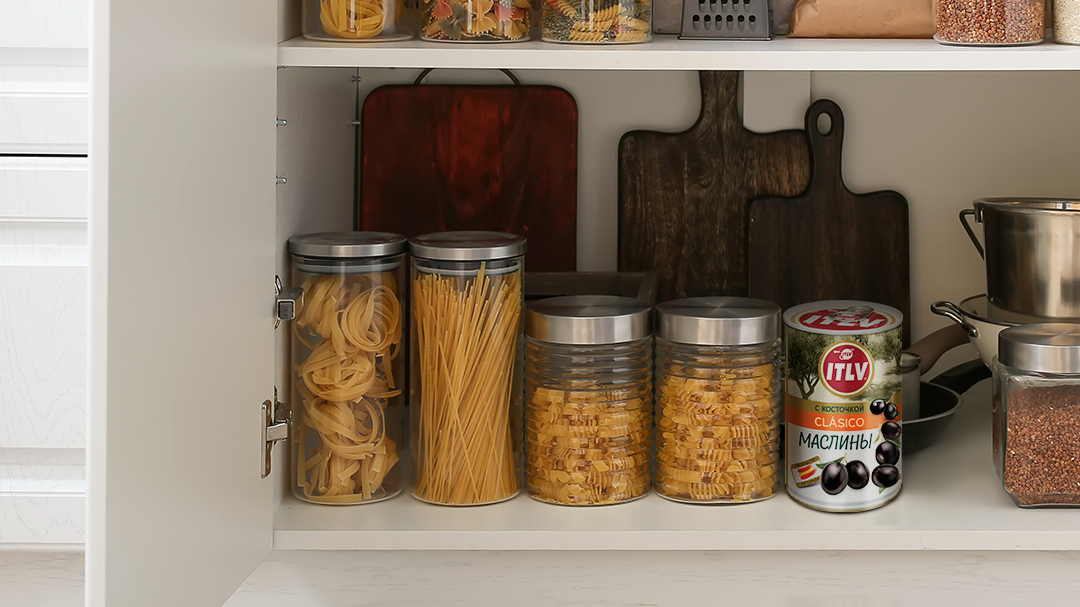  Любите раскладывать продукты по полочкам холодильника? А знаете ли вы, что не всем съестным припасам идут на пользу низкие температуры? У многих из них пропадает аромат и портится вкус.