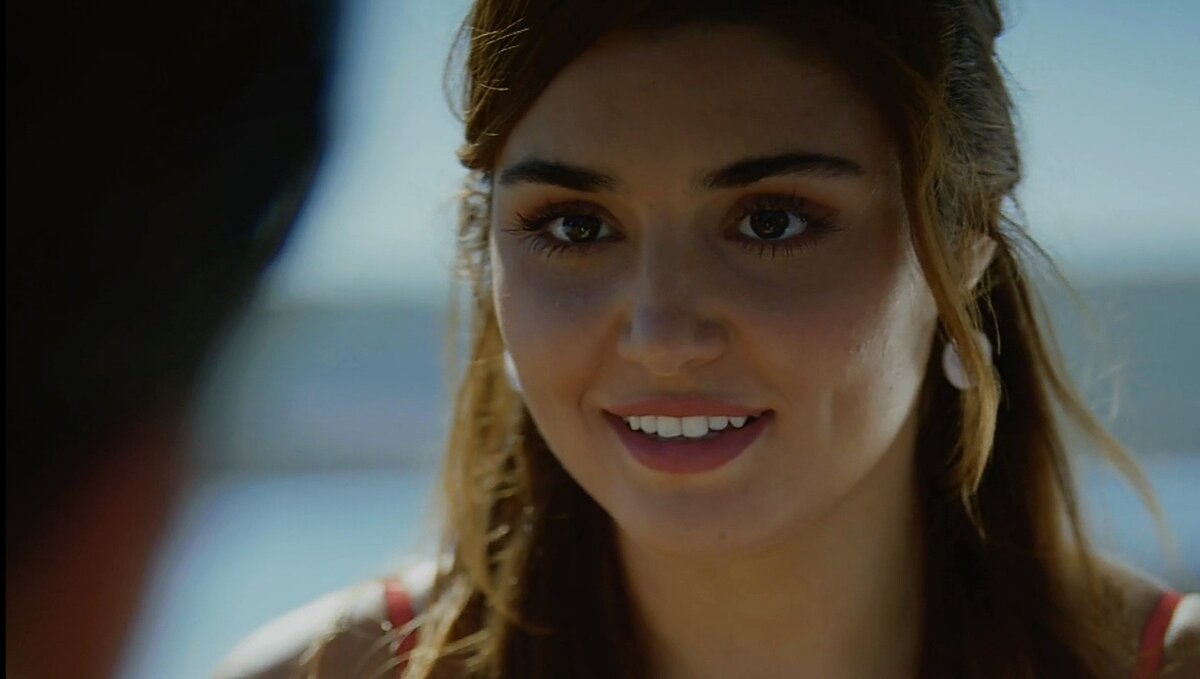 Исполнительница главной роли - Ханде Эрчел 