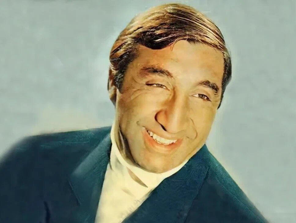 Фрунзик Мкртчян. Фото из открытого источника