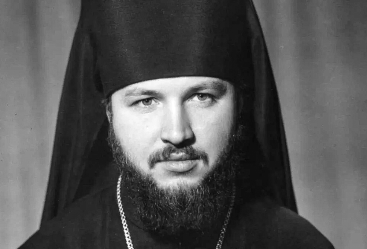Патриарх Кирилл, в миру Владимир Гундяев, занимает пост Патриарха Московского и всея Руси 14 лет. Он родился и вырос в церковной семье, и путь его был предначертан.-2