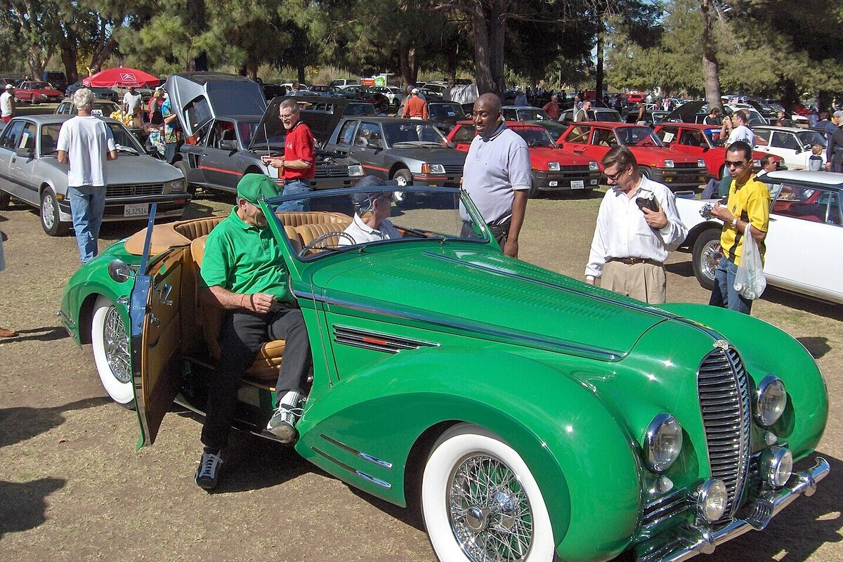     Почему у автомобилей двери открываются вперед, а не назад