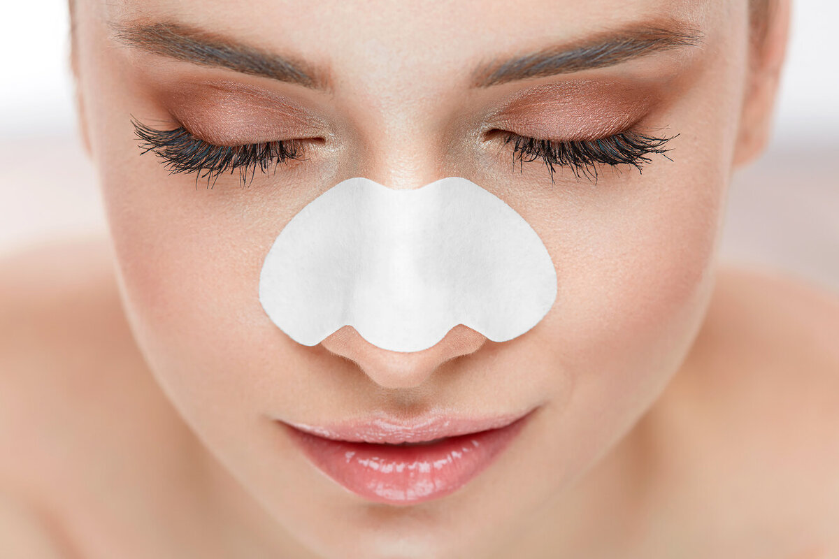 Слышала, что с помощью скотча можно легко избавиться от чёрных угрей на лице. Правда ли это? Расширенные поры и, как следствие, закупорка сальных каналов передаются генетически.