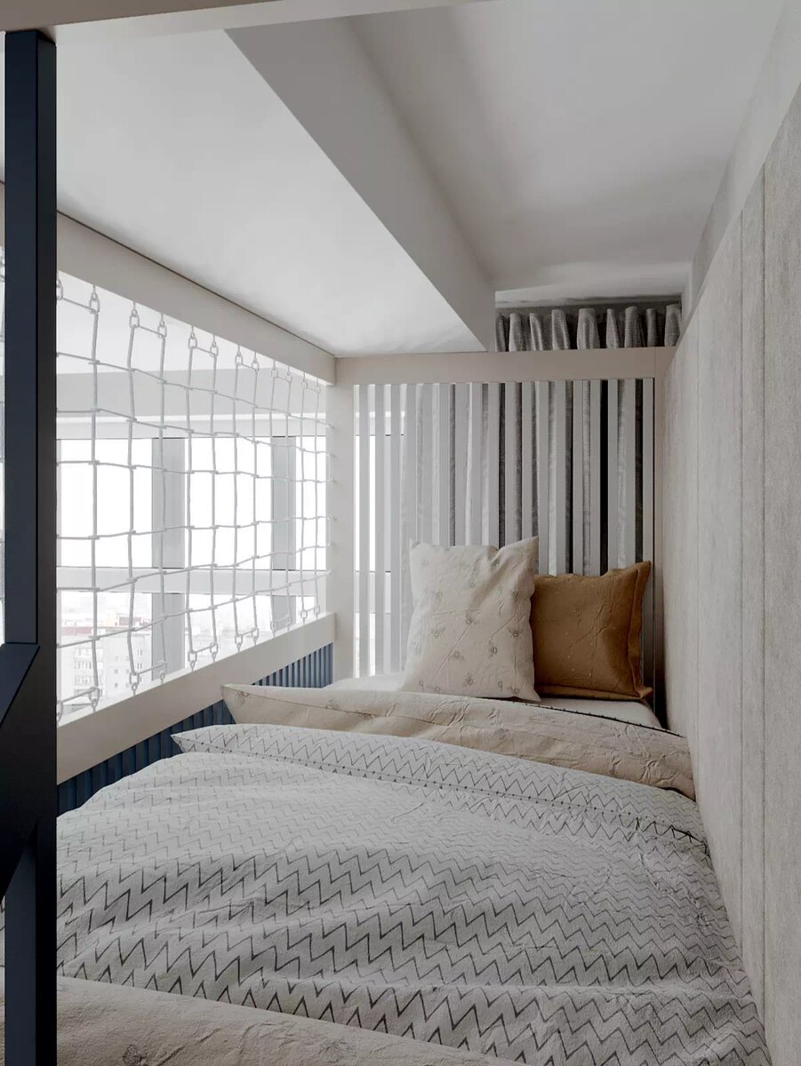 Воздушный двухъярусный комплект мебели для сна фото 3