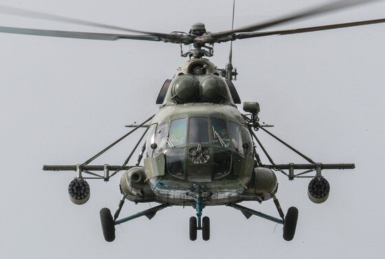    Военный вертолет Ми-8