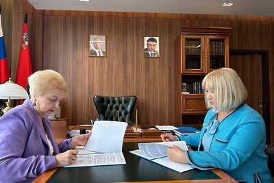   Уполномоченный по правам человека в Подмосковье Ирина Фаевская и президент Московской областной Нотариальной палаты Наталья Лобачева ©пресс-служба Уполномоченного по правам человека в Московской области