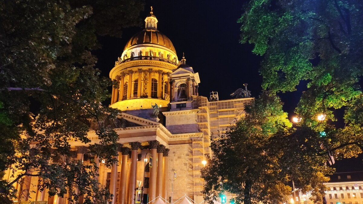     Иван Жилин, сотрудник издания «Новая газета», закрытого в Российской Федерации, начал освещать подробности биографии владельца ЧВК «Вагнер» в рамках специального проекта «Путь Евгения Пригожина: от продавца хот-догов до главы частной армии, идущей на Москву».