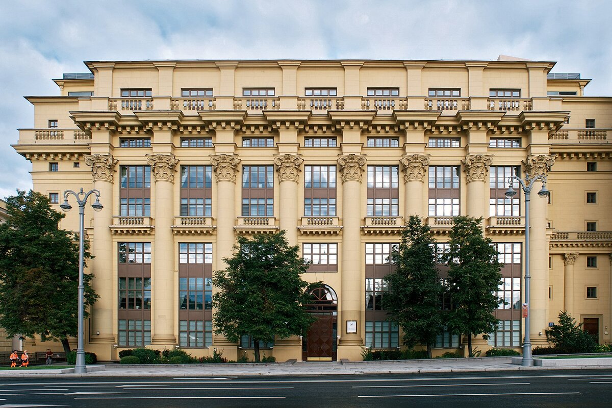 дом жолтовского в москве