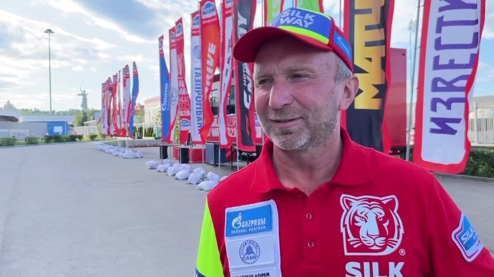     Знаменитое ралли «Шёлковый путь» вновь пролегает через Волгоградскую область. Участники автогонок по бездорожью путешествуют из города в город, проделывая путь из Казани в Москву. Владимир Чагин дал эксклюзивное интервью изданию «НовостиВолгограда.ру».