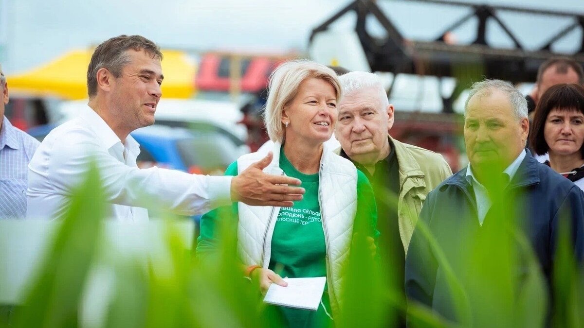     Сельское хозяйство Удмуртии на данный момент не испытывает зависимости от импорта ни в животноводстве, ни в растениеводстве. Об этом сообщила в интервью корреспонденту Udm-Info вице-премьер правительства республики Ольга Абрамова.