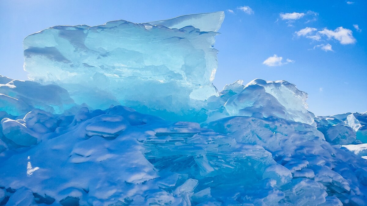     Стартовал мультиформатный конкурс для студентов «Билет в Арктику». Основная цель мероприятия — популяризация знаний в сфере освоения и изучения Арктики. Участвовать в конкурсе смогут более 300 тысяч студентов.