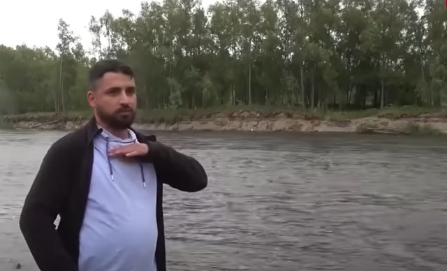 проходивший мимо...