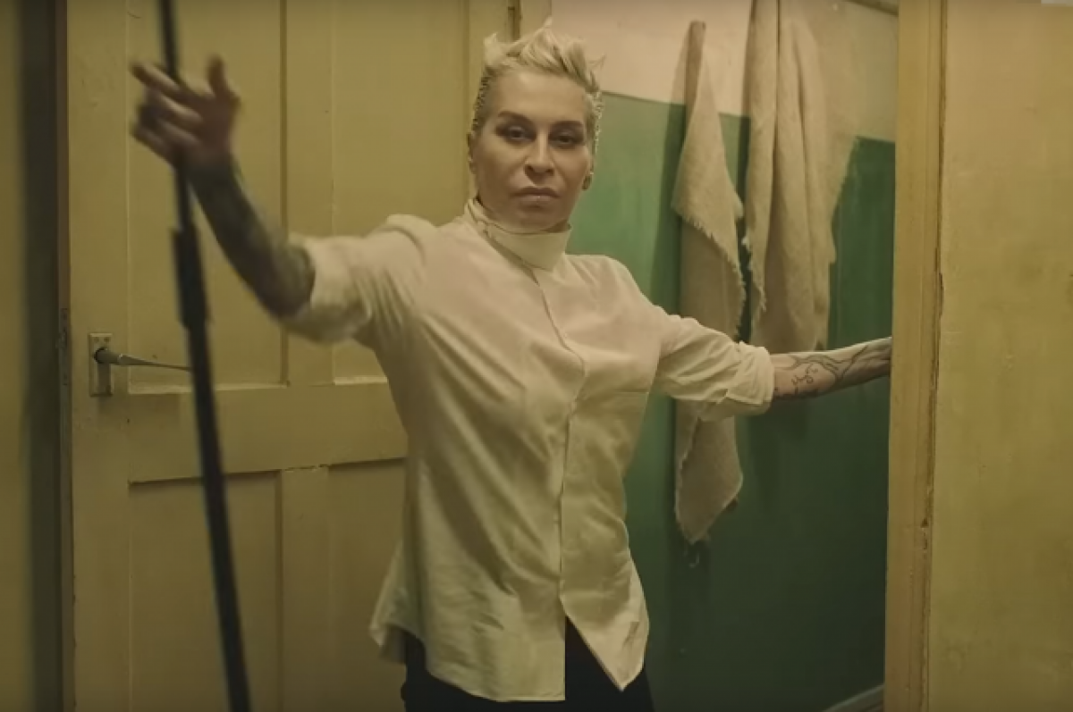    Наргиз Закирова.