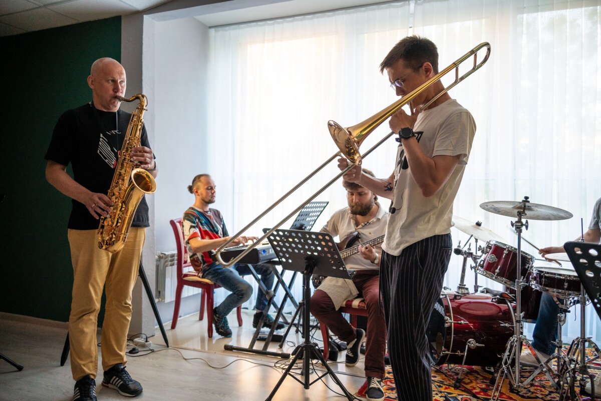  После посещения двух фестивалей "PATIO JAZZ FEST "  на LIKERKA LOFT в Туле, которые прошли с аншлагом  в 2022 и 2023,  я  понял, что в нашем городе люди любят джаз, также к нам в гости, с большим...-19