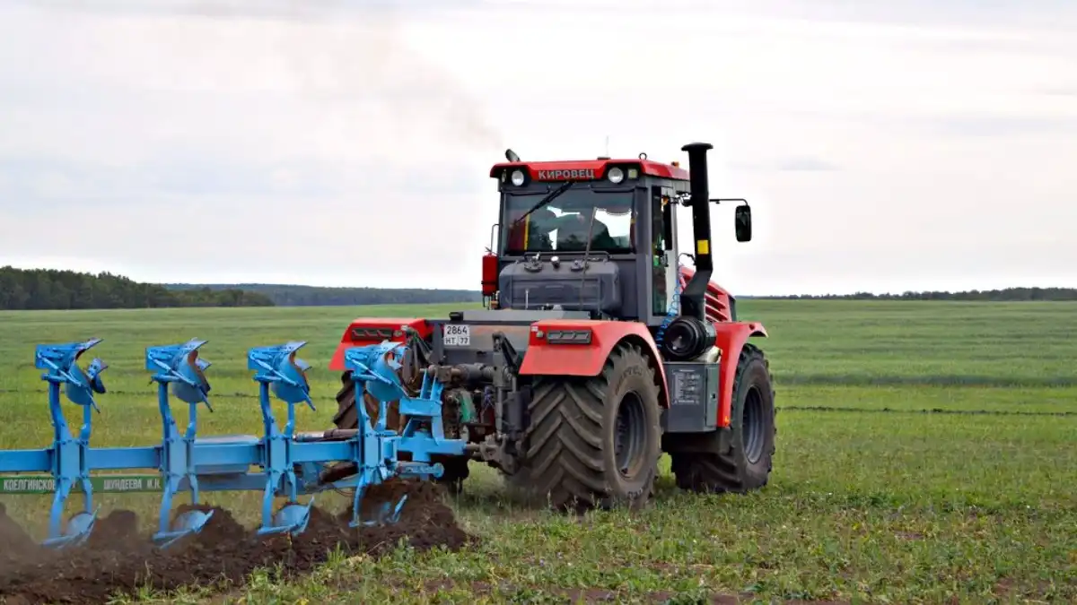 Фото: agro.gov74.ru / Первое выставочное объединение, собственный источник В Челябинской области состоялся традиционный День поля 2023, где выявили лучших трактористов-машинистов