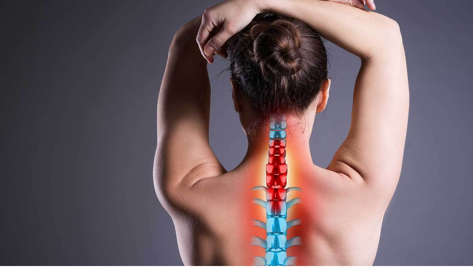 Практически каждый человек хотя бы раз в жизни испытывает боль в спине. Фактически, недавние оценки показывают, что каждый третий человек испытывает хроническую боль в спине.-2