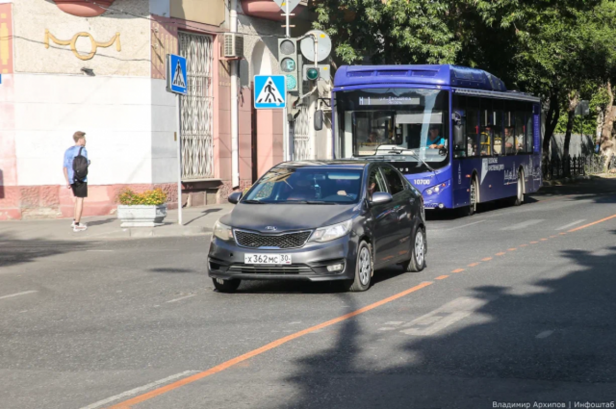    В Астрахани благодаря регулировке светофоров появится «зеленая волна»