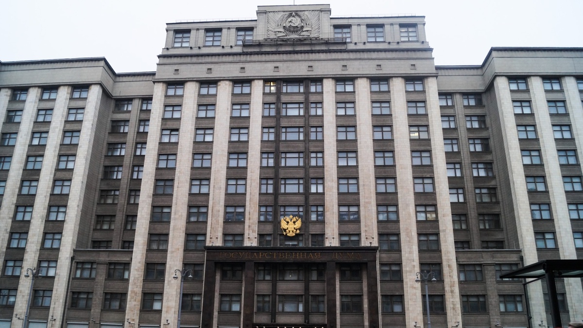    В Госдуме предложили предоставлять отсрочку от армии двум категориям граждан, об этом пишут федеральные СМИ.