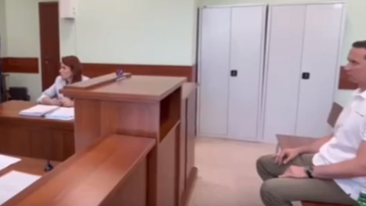     Заказчику красноярского метро, экс-руководителя «Краевого транспортного управления» Константину Мандрову утвердили обвинительное заключение в превышении должностных полномочий. Делал это 2 августа прокурор края.