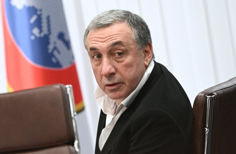    Евгений Гинер является президентом ЦСКА с 20 февраля 2001 года