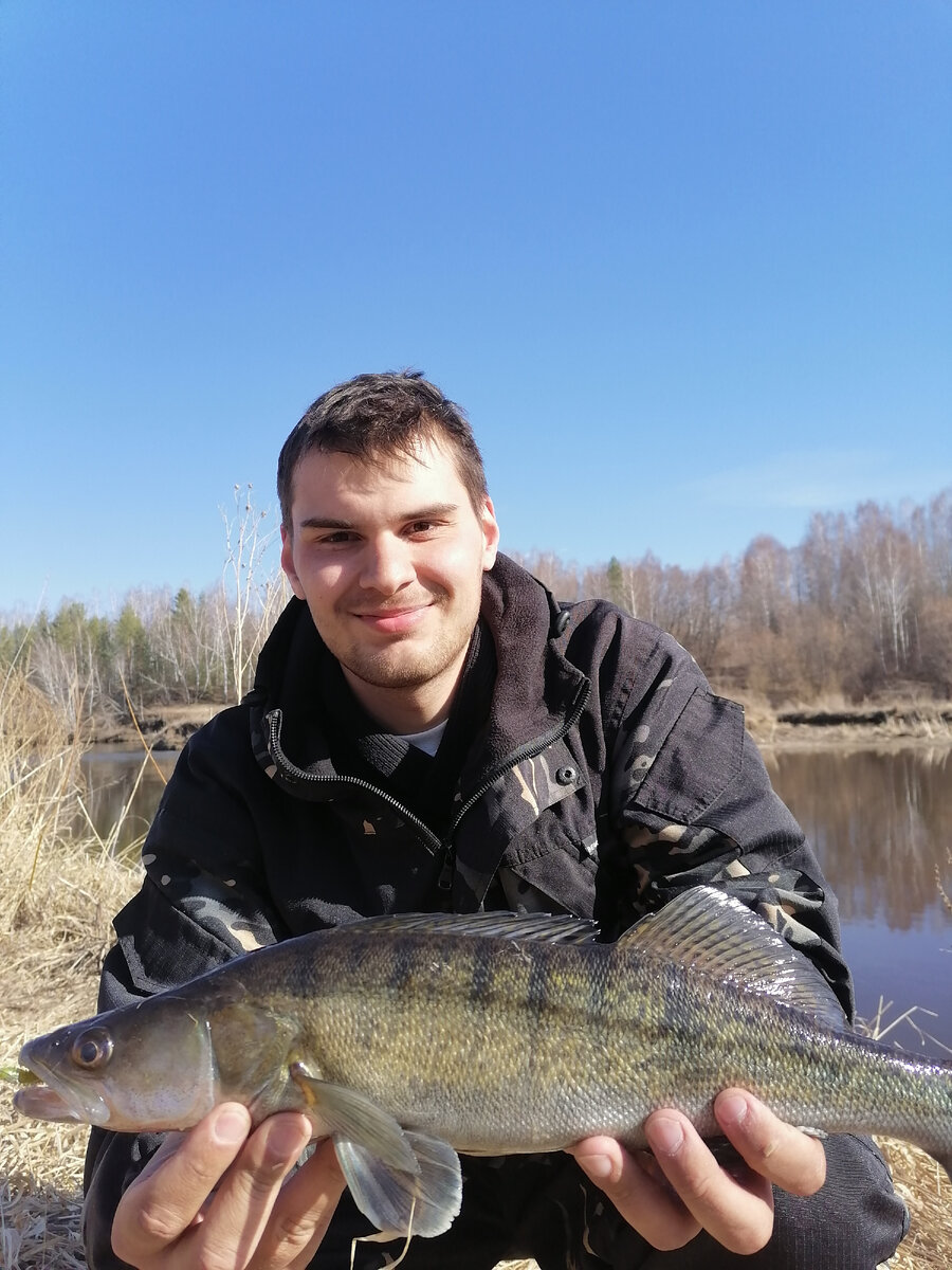 Небольшой судак, пойманный мной на реке Исеть на джиг